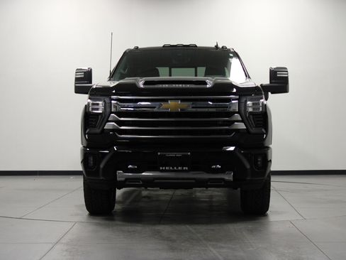 Used 2025 Chevrolet Silverado 2500 High Country image 9
