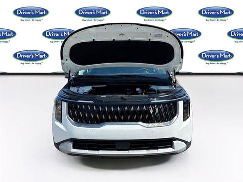 Used 2025 Kia Carnival image 34