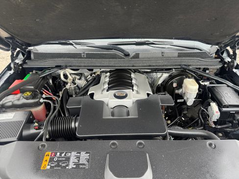 Used 2017 Cadillac Escalade Luxury image 20