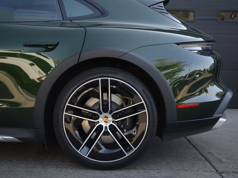Certified 2025 Porsche Taycan 4 Cross Turismo AWD/4WD image 36