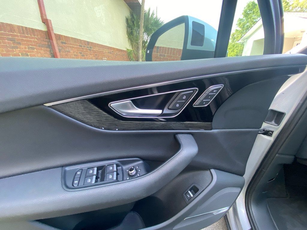 Used 2018 Audi Q7 3.0T Prestige AWD/4WD image 40
