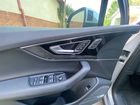Used 2018 Audi Q7 3.0T Prestige image 40