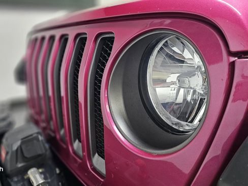Used 2021 Jeep Wrangler Unlimited Rubicon w/ Xtreme Recon 35" Tire Package AWD/4WD image 25