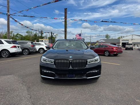 Used 2016 BMW 750i RWD image 2