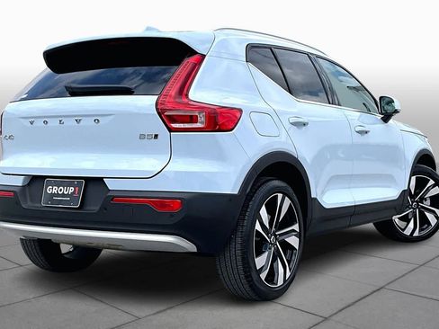 Used 2025 Volvo XC40 B5 Ultra w/ Climate Package image 13