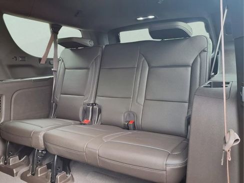 Used 2024 GMC Yukon XL Denali w/ Denali Reserve Package AWD/4WD image 9