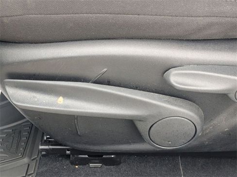 Used 2025 Jeep Compass Sport image 20