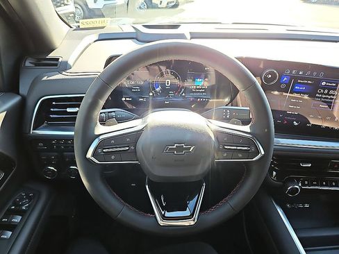 New 2026 Chevrolet Suburban RST w/ RST Capability Package AWD/4WD image 18