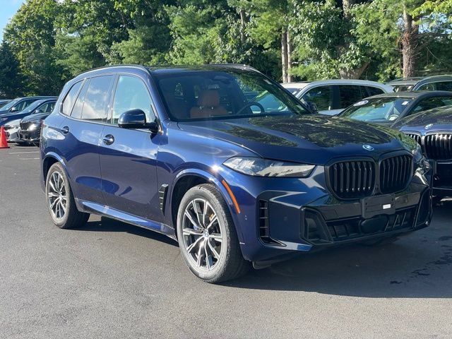 Used 2026 BMW X5 xDrive50e w/ M Sport Package AWD/4WD image 3