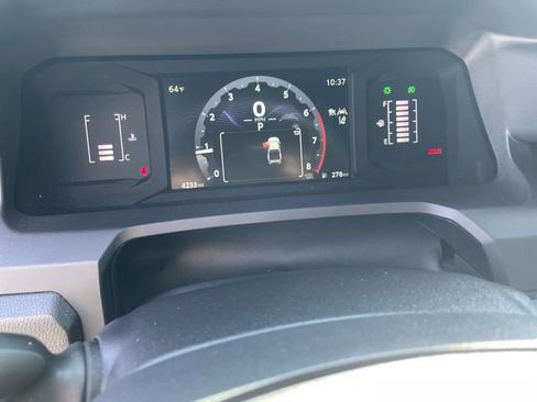 Used 2025 Toyota Tacoma SR5 w/ SR5 Upgrade Package AWD/4WD image 12