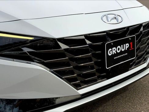 Used 2023 Hyundai Elantra Limited image 29