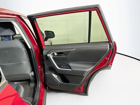 Used 2022 Toyota RAV4 LE image 27