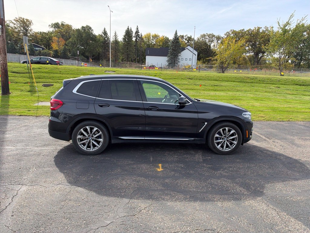 Used 2018 BMW X3 xDrive30i w/ Executive Package AWD/4WD image 16