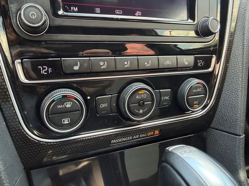 Used 2018 Volkswagen Passat GT image 32