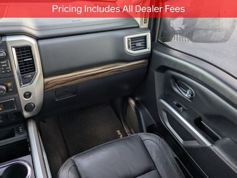 Used 2017 Nissan Titan SL w/ SL Towing Convenience Package RWD image 17