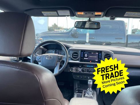 Used 2017 Toyota Tacoma Limited image 9