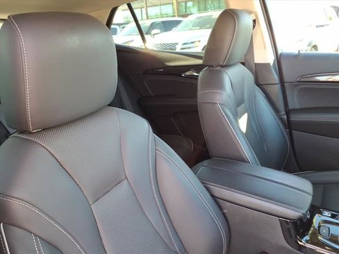 Used 2022 Buick Envision Essence w/ Technology Package I image 12