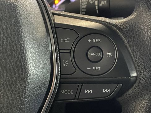 Used 2019 Toyota Camry LE FWD image 13