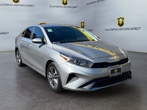 Used 2023 Kia Forte LXS FWD image 7