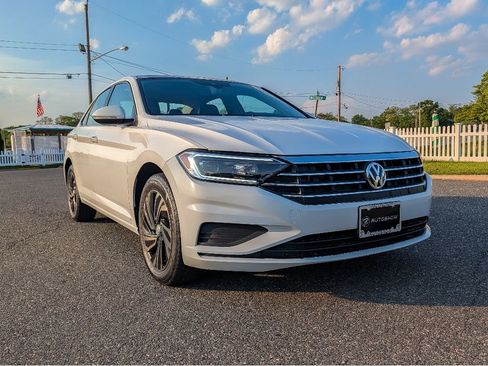 Used 2019 Volkswagen Jetta R-Line FWD image 3