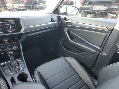 Used 2023 Volkswagen Jetta SE w/ Panoramic Sunroof Package image 15