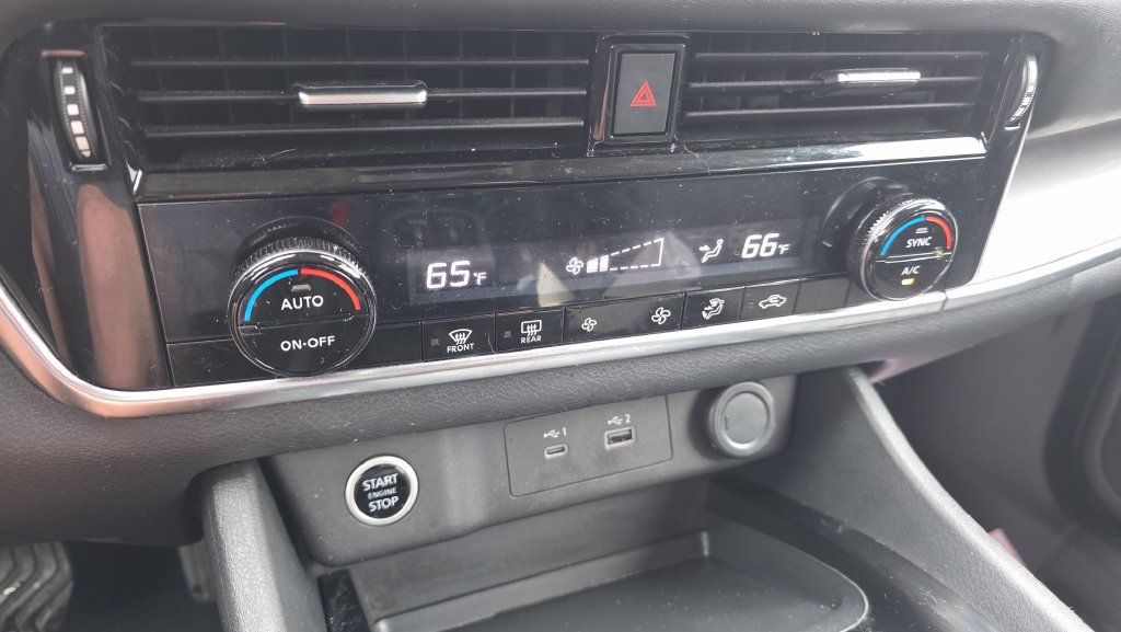 Used 2021 Nissan Rogue SV AWD/4WD image 19