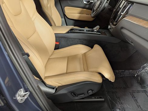 Used 2023 Volvo XC60 B5 Ultimate AWD/4WD image 29