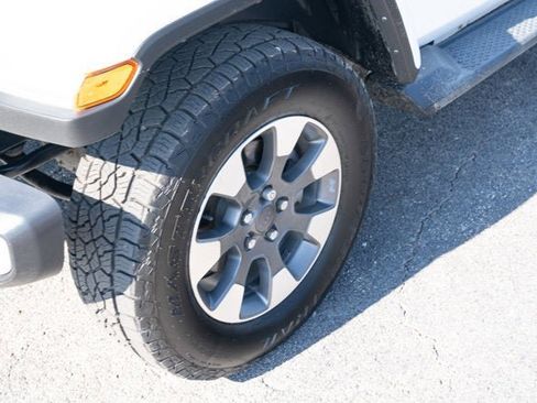 Certified 2022 Jeep Wrangler Unlimited Sahara w/ LED Lighting Group image 9