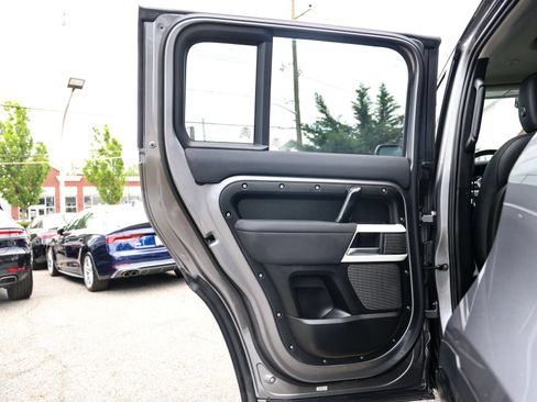 Used 2022 Land Rover Defender 110 S AWD/4WD image 28