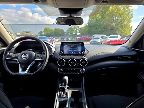 Used 2024 Nissan Sentra SV FWD image 10