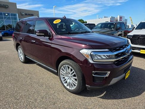 Used 2024 Ford Expedition Limited AWD/4WD image 5