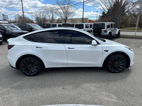 Used 2025 Tesla Model Y Performance image 7