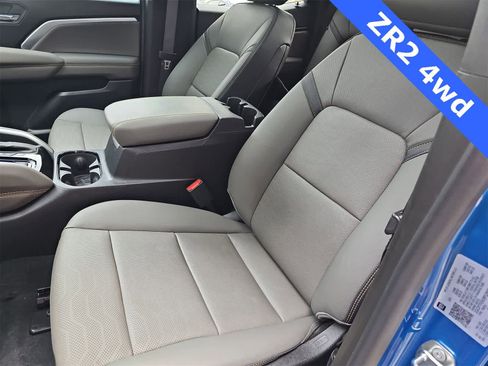 Used 2023 Chevrolet Colorado ZR2 w/ ZR2 Convenience Package III image 15