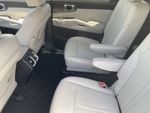 Certified 2025 Kia Sorento EX AWD/4WD image 14
