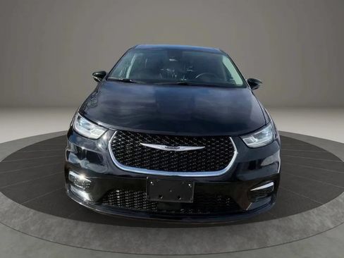 Used 2024 Chrysler Pacifica Limited FWD image 6