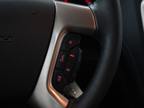 Used 2015 GMC Acadia Denali image 27