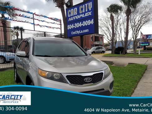 Used 2013 Kia Sorento LX image 3