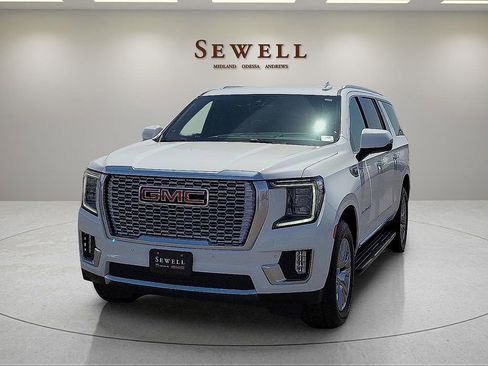 Used 2021 GMC Yukon XL Denali AWD/4WD image 1