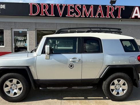 Used 2008 Toyota FJ Cruiser 4WD image 5