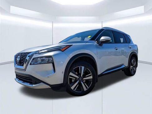 Used 2023 Nissan Rogue Platinum w/ Platinum Premium Package FWD image 2
