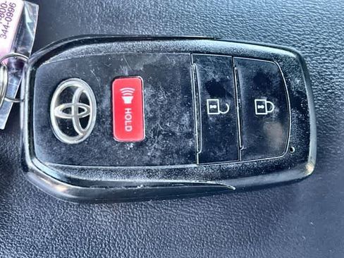 Used 2023 Toyota Corolla SE FWD image 21