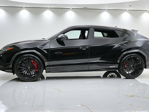 Used 2024 Lamborghini Urus Performante image 3