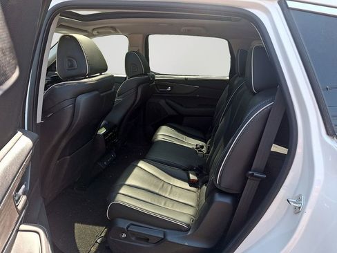 Used 2023 Acura MDX SH-AWD w/ Advance Package image 8