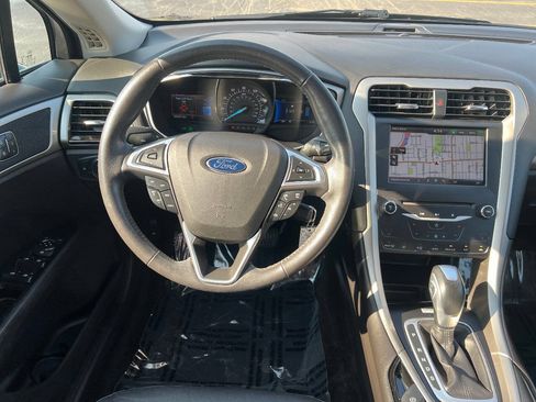 Used 2015 Ford Fusion SE w/ Equipment Group 202A FWD image 31