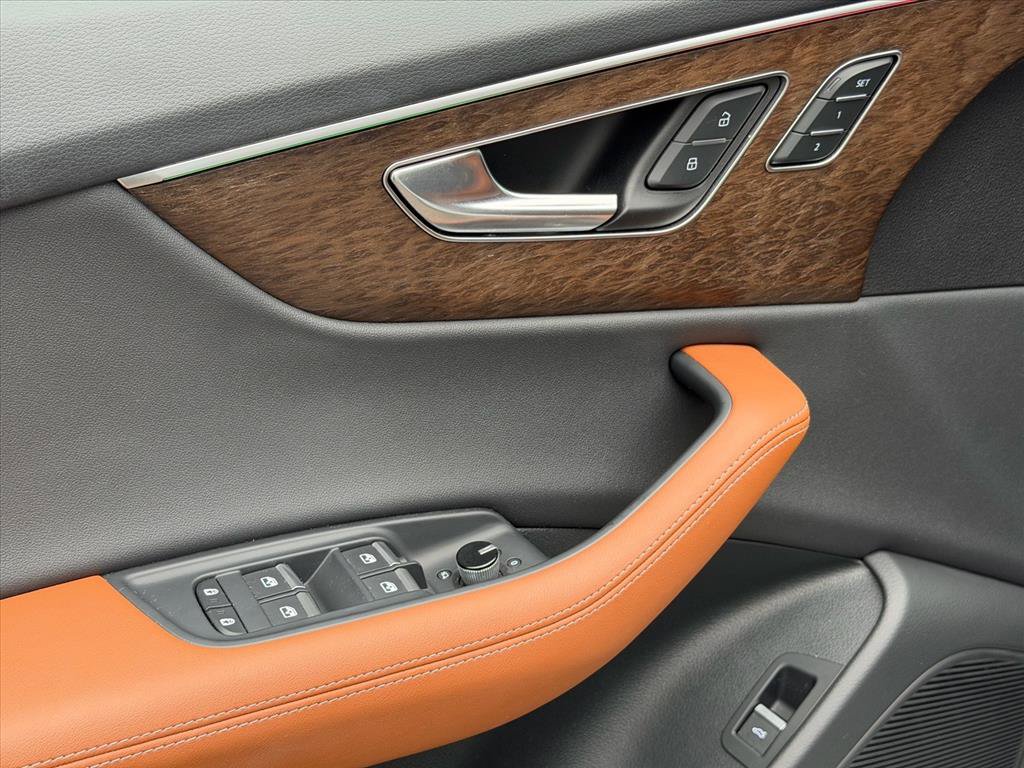 Certified 2025 Audi Q8 Prestige AWD/4WD image 16