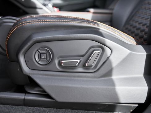 Used 2022 Lamborghini Urus image 36