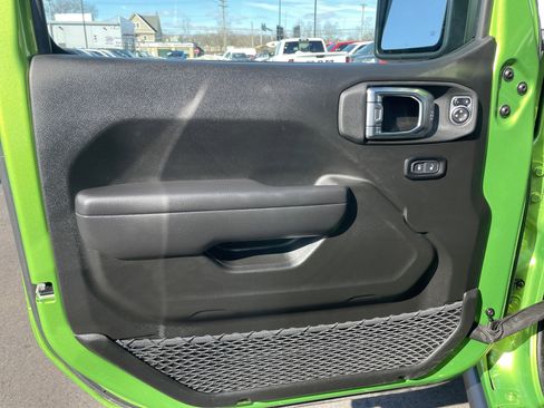 Certified 2025 Jeep Wrangler Willys image 19