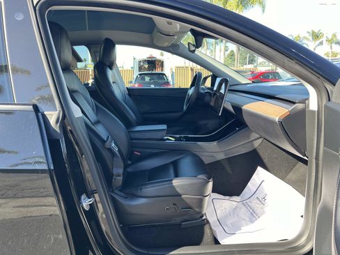 Used 2021 Tesla Model Y Long Range image 29