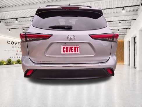 Used 2023 Toyota Highlander L FWD image 10