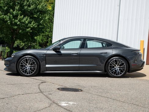 Certified 2022 Porsche Taycan image 2